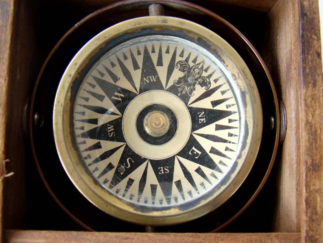 An American made small boat gimbaled dry card compass circa 1860-1880 — image 3